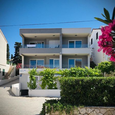נובליה Apartments Luna מראה חיצוני תמונה