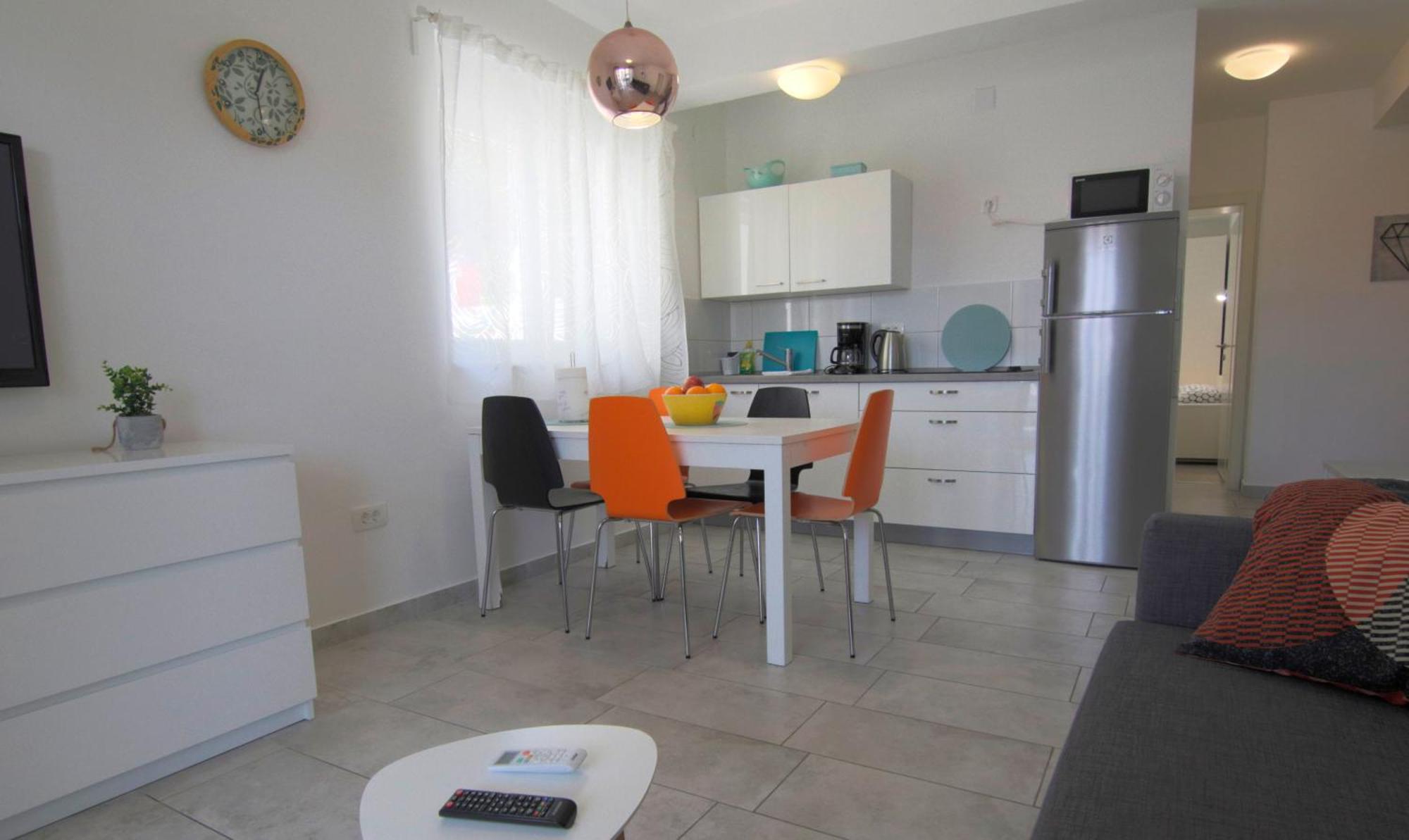 נובליה Apartments Luna מראה חיצוני תמונה