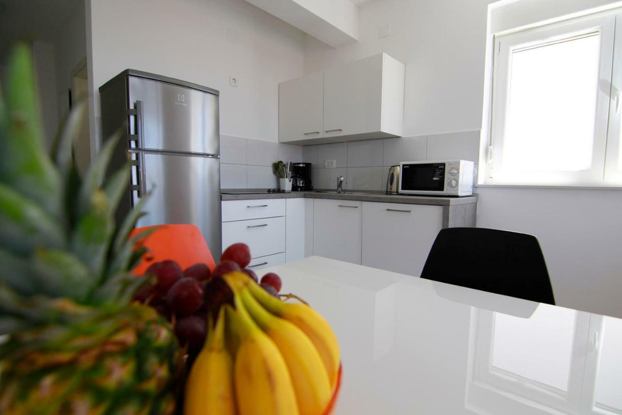 נובליה Apartments Luna מראה חיצוני תמונה
