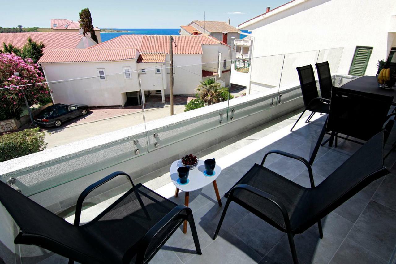 נובליה Apartments Luna מראה חיצוני תמונה