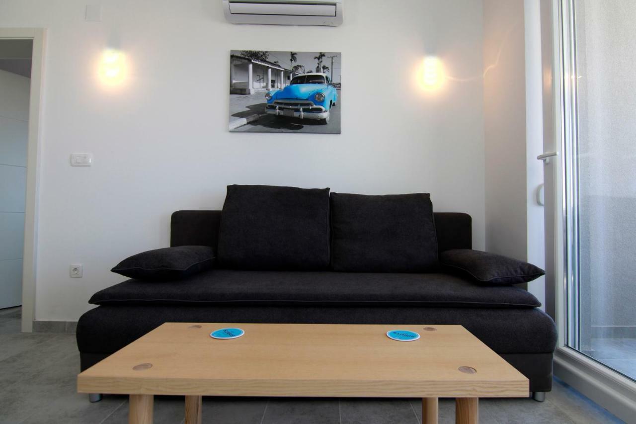 נובליה Apartments Luna מראה חיצוני תמונה