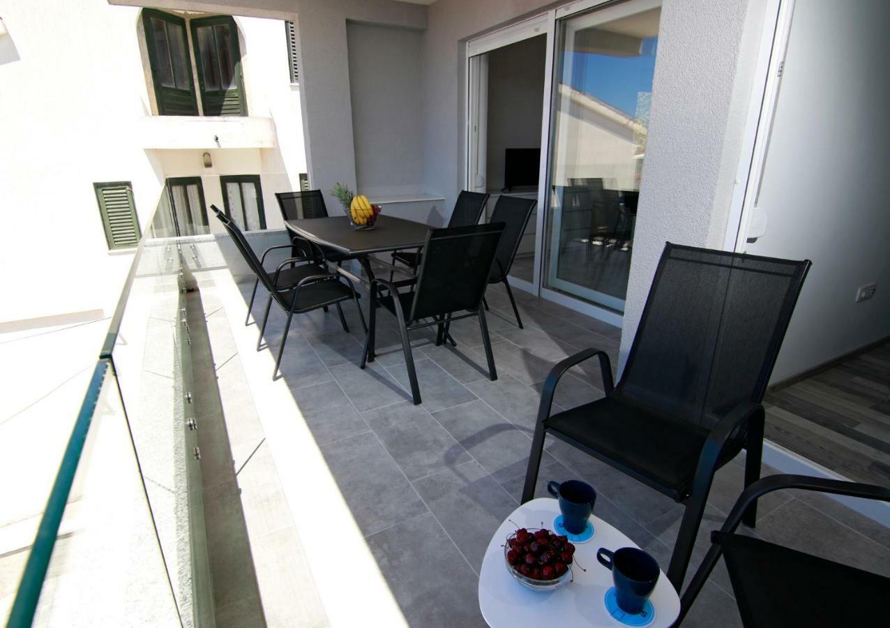 נובליה Apartments Luna מראה חיצוני תמונה
