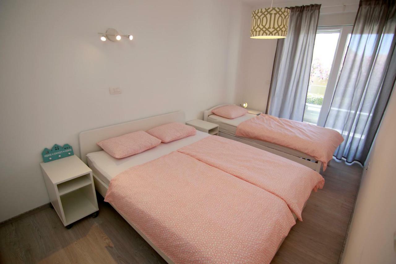 נובליה Apartments Luna מראה חיצוני תמונה