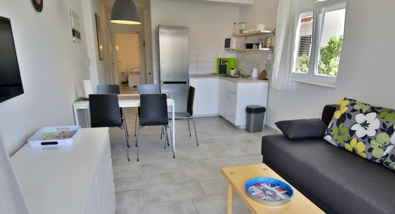 נובליה Apartments Luna מראה חיצוני תמונה